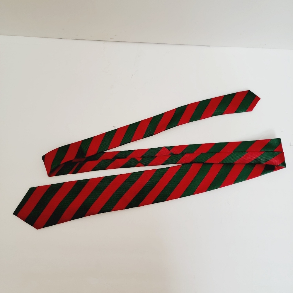 Silk blend/mix CHAPS green/red tie